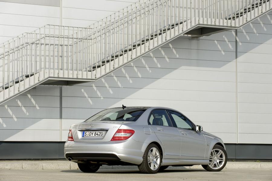  Mercedes-Benz C-Class 2007 года  (фото 5 из 413)